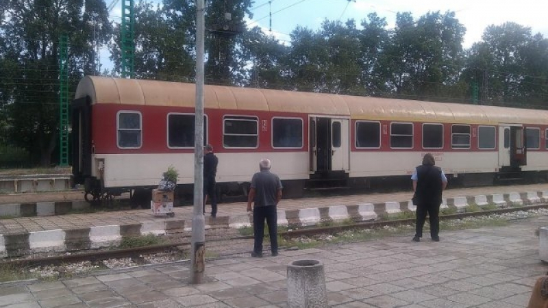 Голяма авария: Пътници и 8 влака в капан от Пловдив до Септември