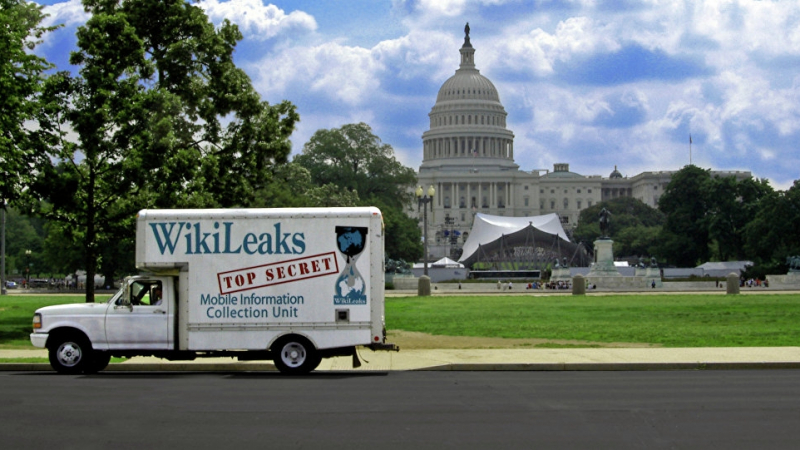 „Уикилийкс“ се готви да разсипе Хилари Клинтън с документи