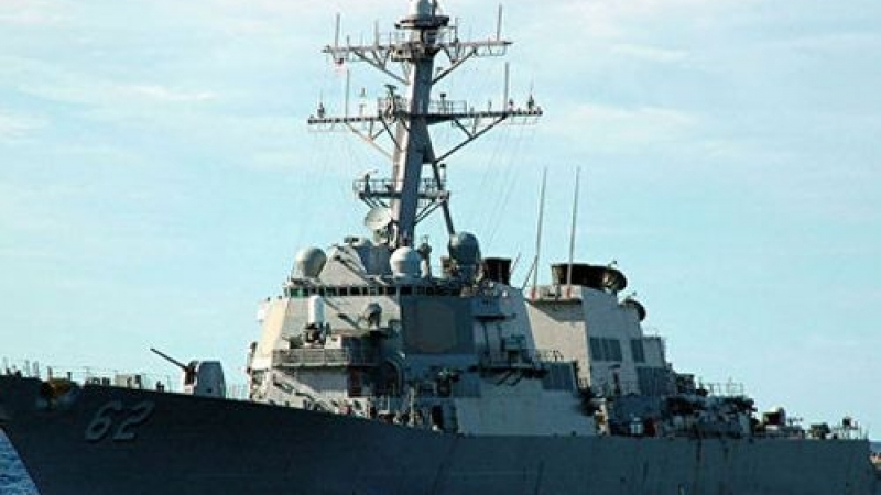 На ръба на военния конфликт! Кораб на САЩ откри огън по ирански катер   