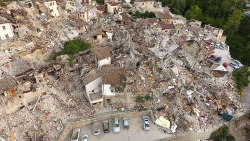 Броят на жертвите от земетресението в Италия расте 