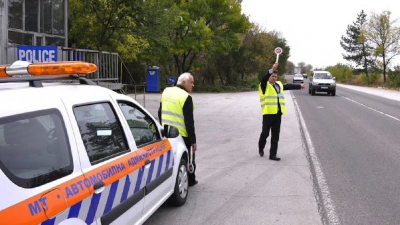 Товарен автомобил катастрофира в района на Струмяни