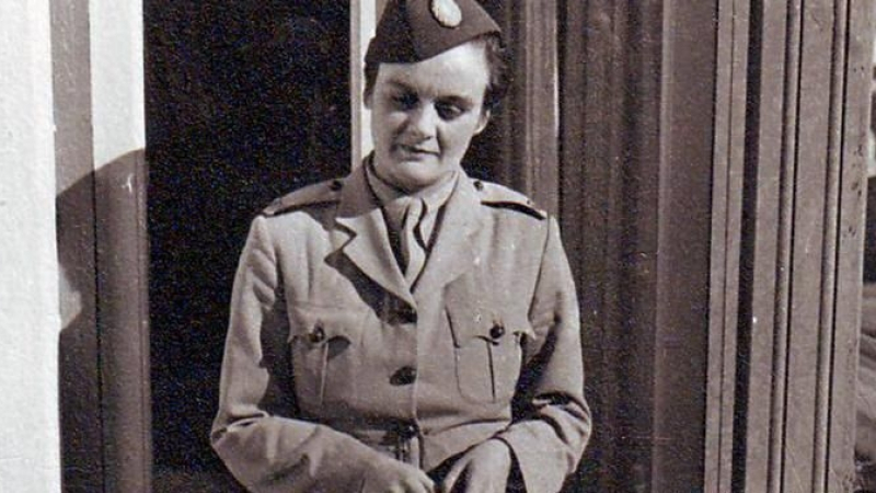 "Дойче Веле": Вълнуващата история на жената, която първа видя нацистките танкове (СНИМКИ)