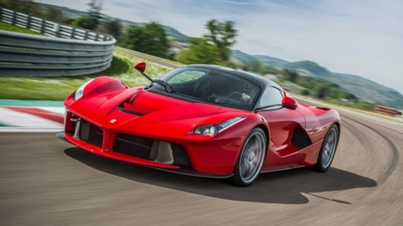Ferrari ще създаде още едно LaFerrari с благотворителна цел, ето защо