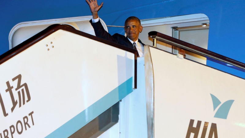 Скандал след скандал по петите на Обама в Китай – китайци и американци на косъм от бой на летището