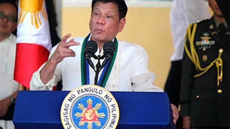 Президентът на Филипините нарече Обама „син на пачавра“