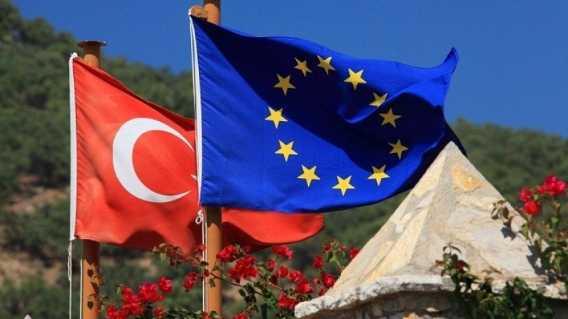 “Известия“: ЕС ще отмени визите за турските граждани 