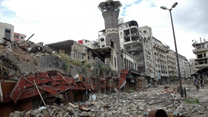 Опозиционери и техните семейства напускат последния контролиран от тях квартал на сирийския град Хомс