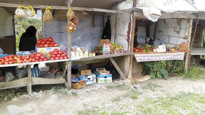 Кошмар на зеленчуковата борса в Дамяница! Някой пак драсна клечката на сергиите! 