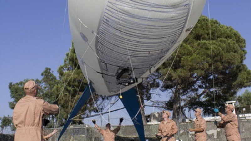 Над авиобазата в Хмеймим денонощно виси аеростат с мощна всевиждаща видеокамера