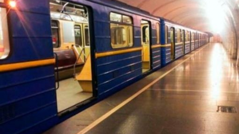 Паника в метрото: Всички станции са минирани!