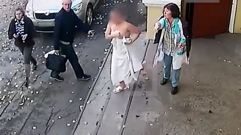 Гола жена се хвърли да преследва по улицата крадец, който й открадна портмонето от сауна (ВИДЕО 18+)