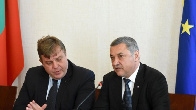 Каракачанов има реални шансове за президент, смята Симеонов