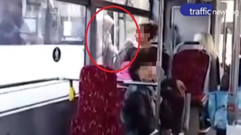 Екшън в Пловдив: Автобуси се гонят по „6 септември”, кондуктор взе на абордаж 10-ката (ВИДЕО)