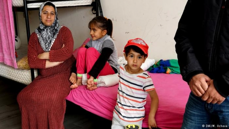 Половин България се бои от бежанците