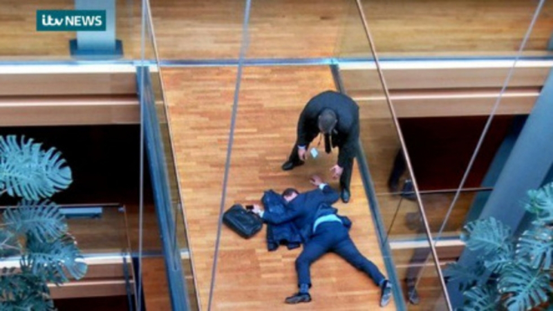Срам в Брюксел: Европарламентът разследва бруталния бой между депутати 