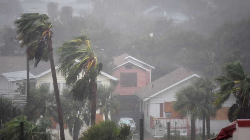 Защо повече никой ураган няма да бъде кръстен Матю? (СНИМКИ/ВИДЕО)