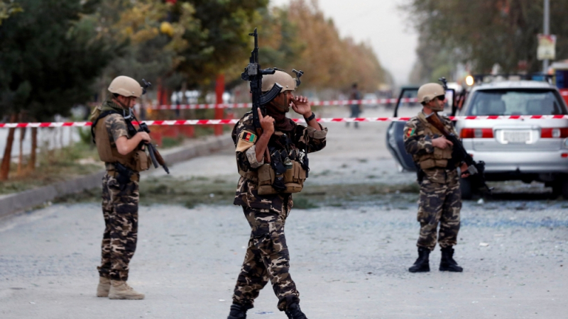 Талибаните свалиха военен хеликоптер, осем души загинаха
