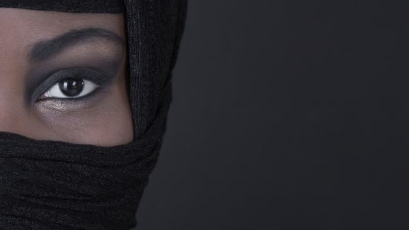 Палава 20-годишна саудитка пускала порно в мрежата! Няма да повярвате какво я очаква