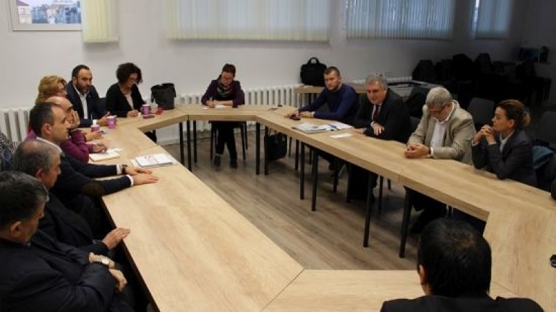 Ивайло Калфин разговаря с членове на Организацията на евреите в България - Шалом