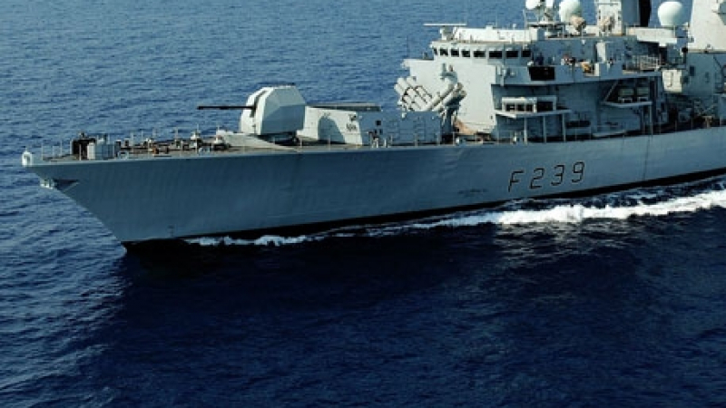 Тревога във Великобритания! Британските ВМС са приведени в повишена бойна готовност заради руската армада   
