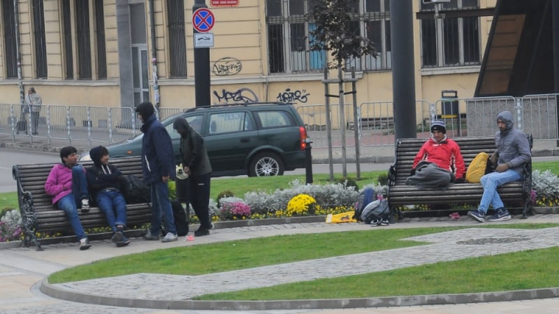 Приели сме нищожна част от обещаните мигранти, стотици молби вече валят!