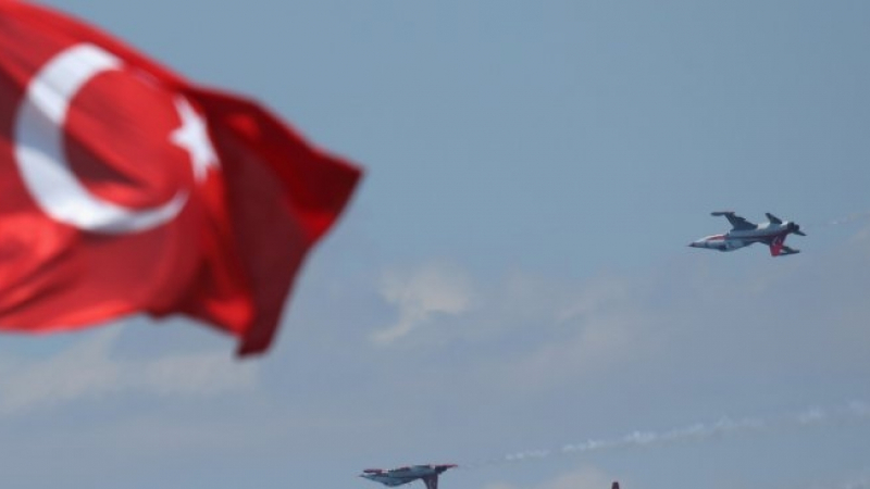 Турските ВВС удариха "Ислямска държава" в Мосул (ВИДЕО)