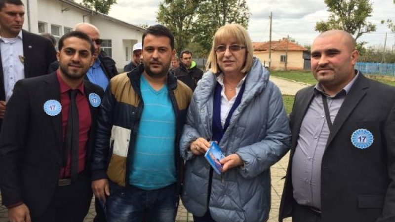 Цецка Цачева в село Подайва: Ще работим за разрешаването на проблемите във всички населени места