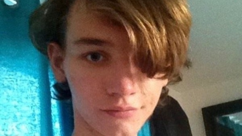 Транссексуален ученик разби табуто! Не му давали да носи пола в клас