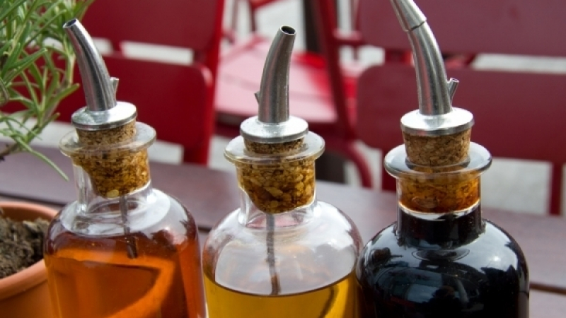 Повече от 8000 бутилки фалшив оцет са конфискувани от търговската мрежа