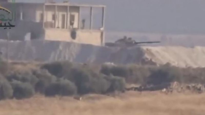Сирийски танк Т-72 два пъти избягва удар с американска ПТРК (ВИДЕО)   