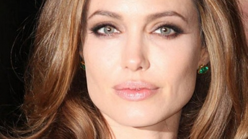 Първи СНИМКИ на Анджелина Джоли след новината за развода: Как Ви изглежда?