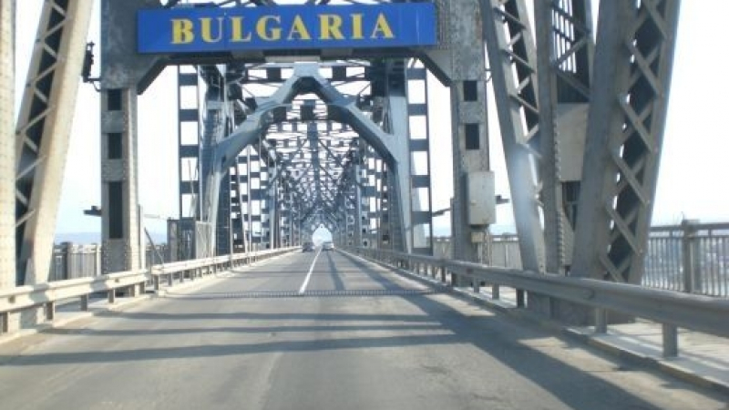 Внимание! От днес затварят Дунав мост за три дни по 5 часа