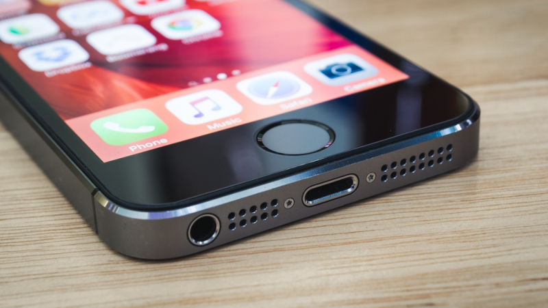 Apple разкри дали зарядните, които купуваме онлайн са оригинални