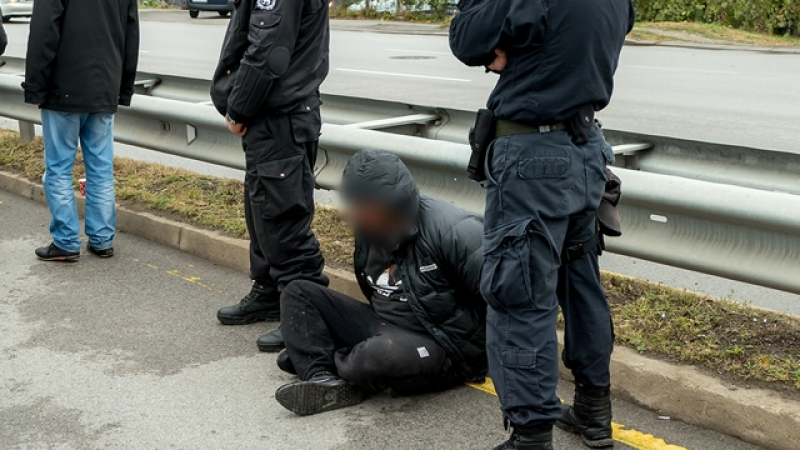 Ексклузивни СНИМКИ от зрелищната акция на „Ботевградско шосе” - ето как арестуваха Чочо Педала (+ВИДЕО)