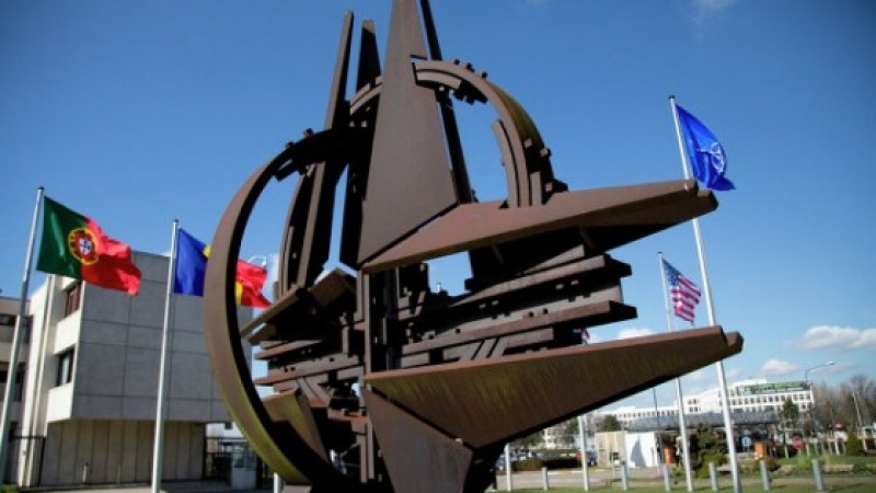 НАТО строи „линията Столтенберг“