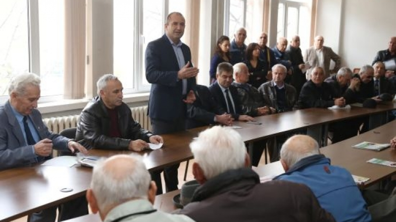 Ген. Румен Радев: Ще работя за сигурност и духовност, каквито възпитават българските въоръжени сили
