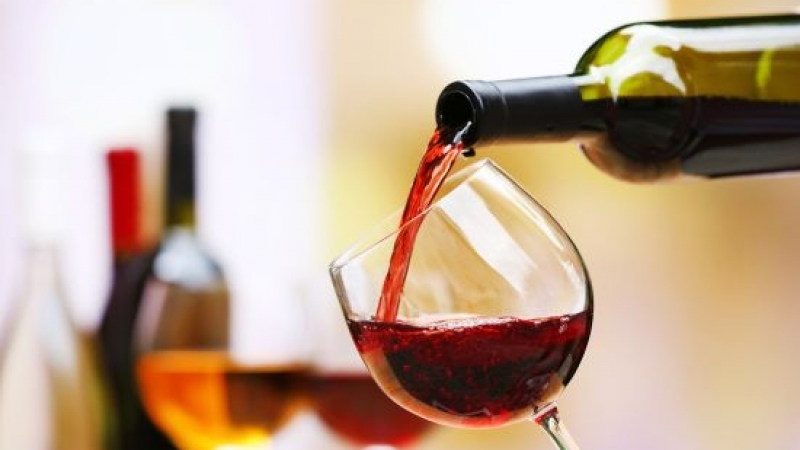 Обрат: 45 големи изследвания развенчаха мита за виното и ползата му за сърцето