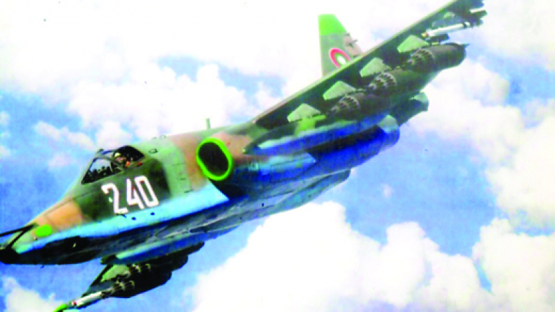 Авиобаза “Безмер” на 65 г.: Тридесет години тук царува Су-25 