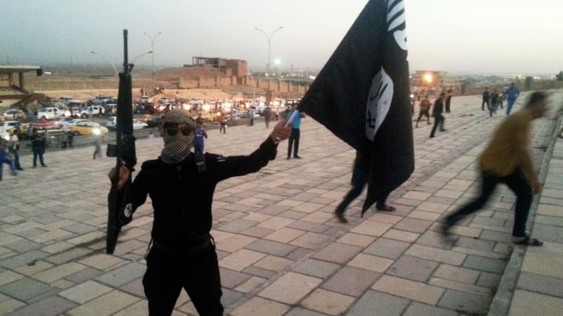 Петима командири на ИД избягаха от Мосул с милиони долари