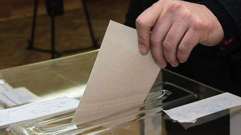 Пловдивчани се юрнаха да гласуват по тъмна доба