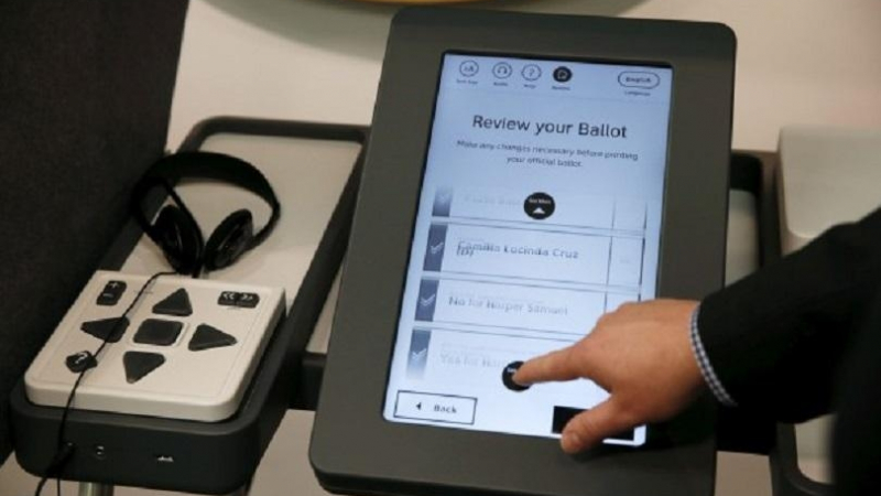 В Хасково се потят с електронното гласуване