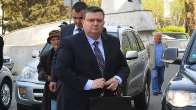 Цацаров с първи коментар за бруталното клане в Пазарджик 