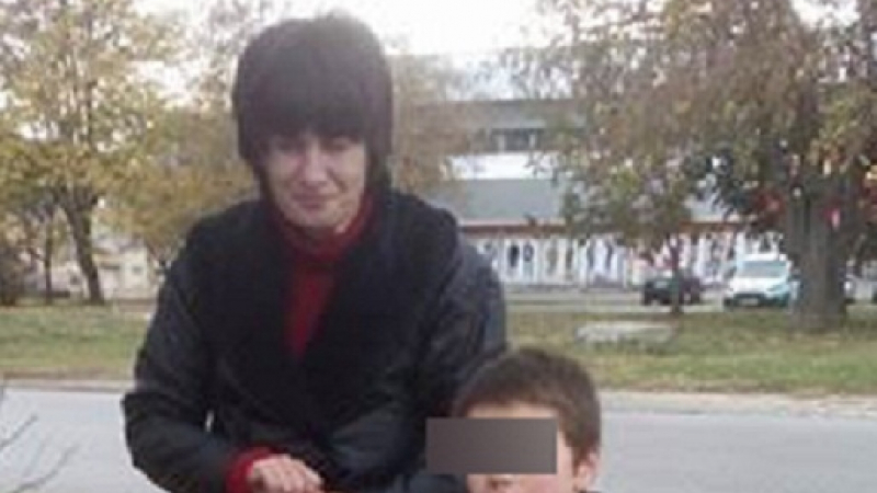 Шок! 7-годишно момченце нападна, рита и би майка си в Благоевград