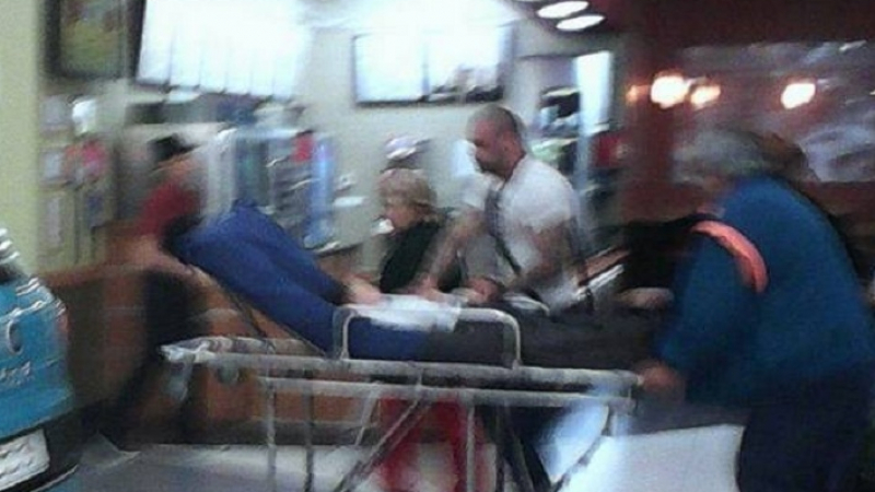 Извънредно! Дете полетя през счупен парапет от втория етаж на мол „Бургас Плаза“