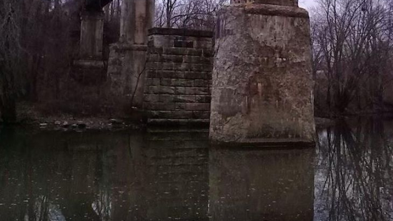 Трагедия в Девин! Младеж се хвърли от мост в ледените води на реката 