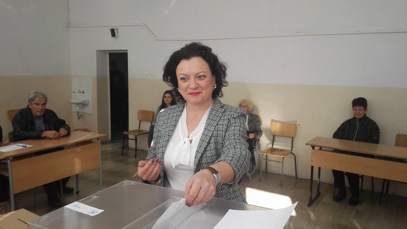 Министър Василева потвърди: Подаваме оставка, ако не спечелим балотажа