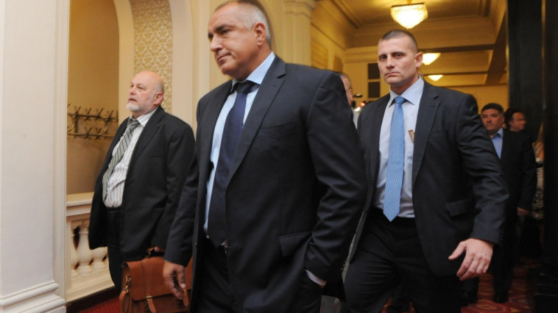 Първо в БЛИЦ! Борисов върви към централата на ГЕРБ, очакват се тежки думи!