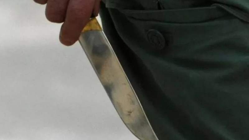 Див екшън край Камено: Отхвърлен мъж заби нож във врата на любимата си 