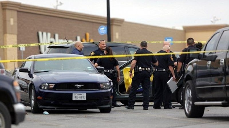 Стрелба в американски мол, има загинал (СНИМКИ/ВИДЕО)   