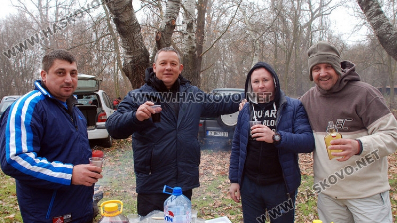 2 дни след бунта Харманли го удари на ядене и пиене, избра винар на годината (СНИМКИ)